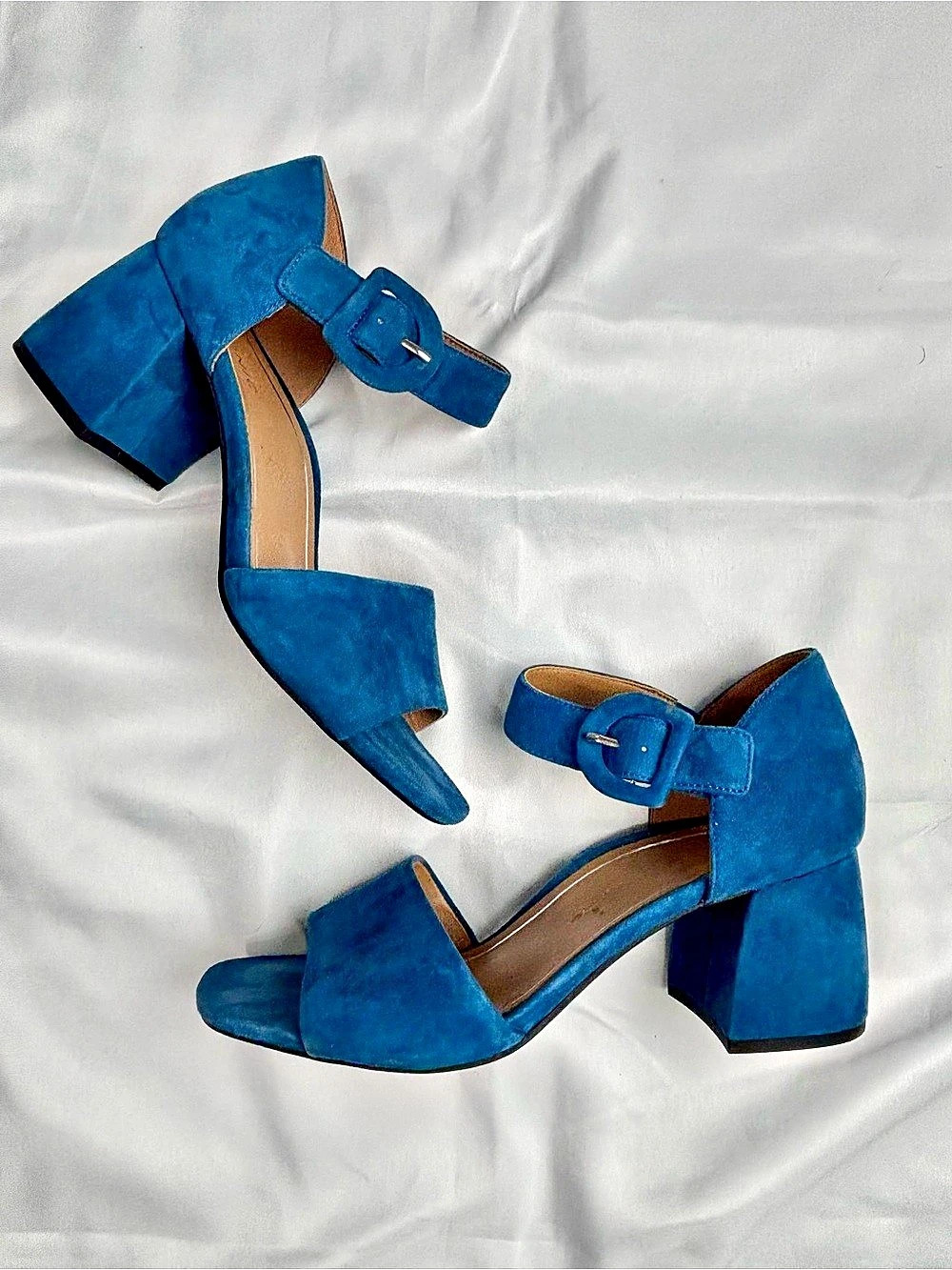 Vionic Chardonnay Block Heel Sandals in Bodega Blue US 8.5 Hook Loop
